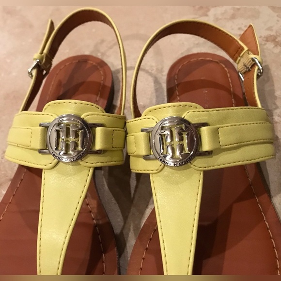 Tommy Hilfiger x GUESS Los Angeles Sandals Bundle (Size 6.5M) - Picture 8 of 13